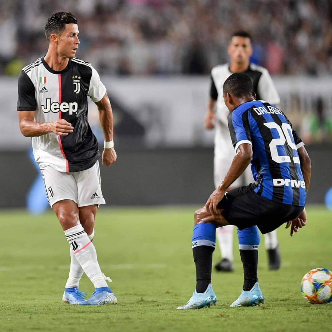 ユヴェントスFCさんのインスタグラム写真 - (ユヴェントスFCInstagram)「Derby d'Italia shots 📸⚪⚫ #JuveInter #ICC2019 #MeetTheWonder」7月24日 22時31分 - juventus