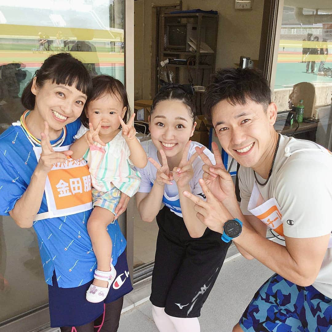 松浦景子さんのインスタグラム写真 - (松浦景子Instagram)「つ、つ、ついに。。 金田朋子さん、森渉さんご夫妻  かわいすぎる千笑ちゃん❤  お会いできました✨  すぐ気づいて下さり、  沢山モノマネしてね〜と言ってくださいました😌  そして温かいお言葉をかけていただきました😭  幸せです。  もっとメディアでモノマネもしたいです！！！！！！ どうにか！！！ 頑張ります！！！ #金田朋子 さん #森渉 さん #感謝  #声優#声優さん#尊敬 #おしりかじり虫#NHK  #吉本新喜劇 #よしもと新喜劇#吉本#新喜劇 #モノマネ#ものまね#そっくり#ソックリ #そっくりさん#クリソツ #声優ものまね#声優モノマネ 今のところ#顔だけそっくりさん #お笑い#お笑い芸人#芸人#女芸人 #松浦景子」7月24日 22時30分 - pinkpinks13