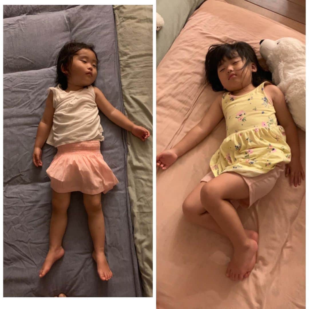 のインスタグラム：「ディズニーランドで12時間くらい遊びまくった娘２人。グロッキーで帰ってきました^_^ 夏休み突入！ #ディズニーランド #夢の国 #よかったよかった #おキャワタン #グロッキー #disneyland #suzukifamily #micky#ミッキーだよー#コバかつ#え？ダーレー？#ファンフラは関係ありません#遊んでくれた皆さんありがとう」