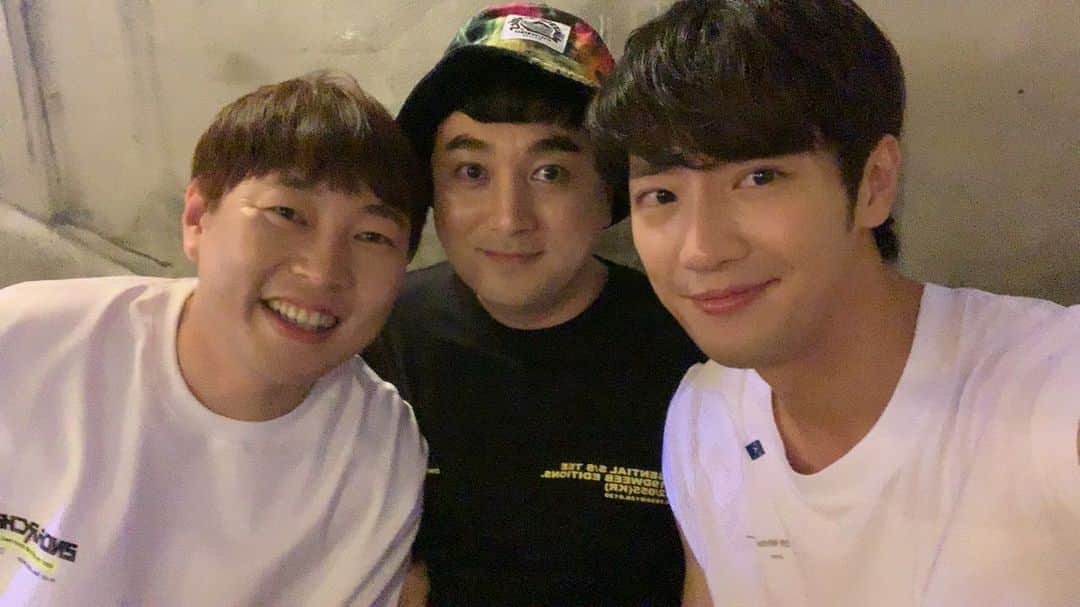 イ・サンヨプのインスタグラム：「#호구들의감빵생활」