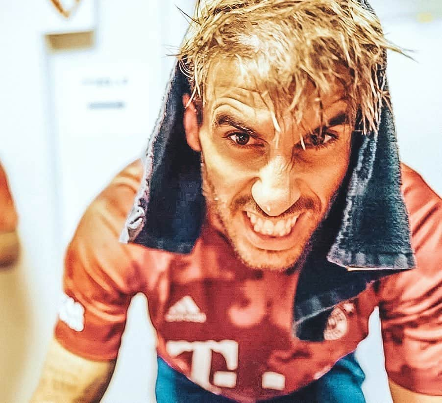 ハビ・マルティネスさんのインスタグラム写真 - (ハビ・マルティネスInstagram)「No pain, no gain 💪😬💧#Javi8 #training」7月24日 22時51分 - javi8martinez