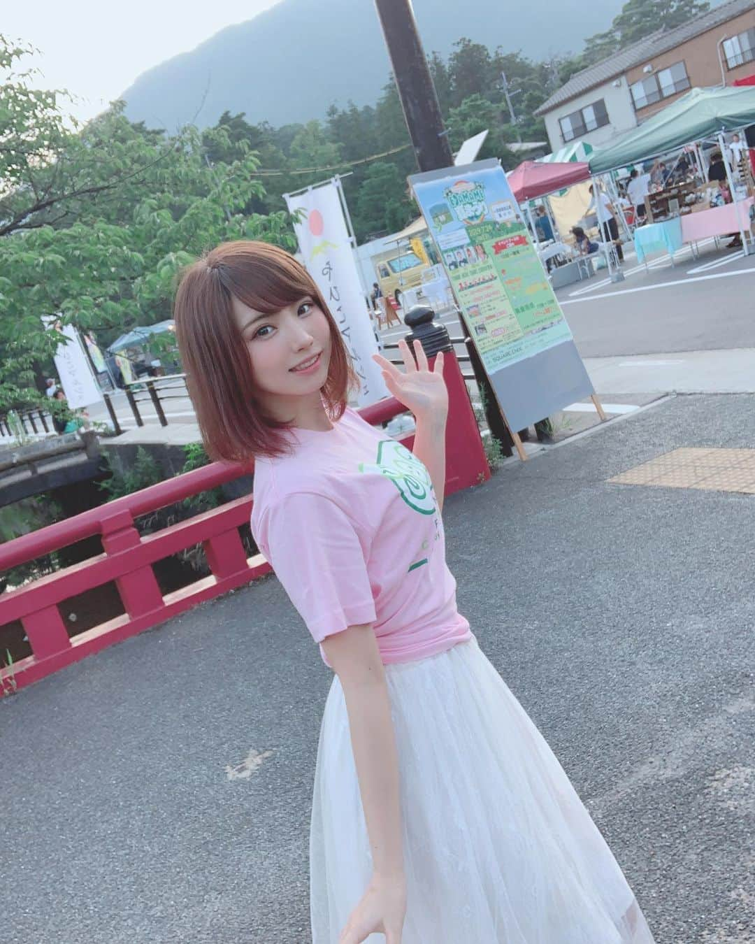 えなこさんのインスタグラム写真 - (えなこInstagram)「ロケ収録で新潟県・弥彦村に来ました‼️ 美味しいものをたくさん食べて、「EDAMAME 夏まつり」でたくさんの方々と楽しい時間を過ごせて本当に幸せな1日でした🤤 暑い中お越し下さった皆さん、ありがとうございました✨✨ #nigata #yahikomura」7月24日 22時59分 - enakorin