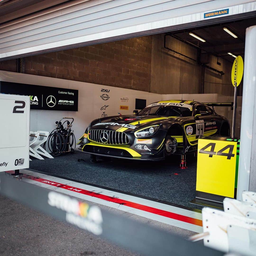 Mercedes AMGさんのインスタグラム写真 - (Mercedes AMGInstagram)「Getting the cars ready for the legendary @total24hoursofspa this weekend. Stay tuned and follow our story from tomorrow on for even more insights. #MercedesAMG #AMG #Spa24H #DrivingPerfromance #AMGGT3 #24hAMG #MercedesAMGMotorsport #BlancpainGT #IntGTC」7月24日 23時10分 - mercedesamg