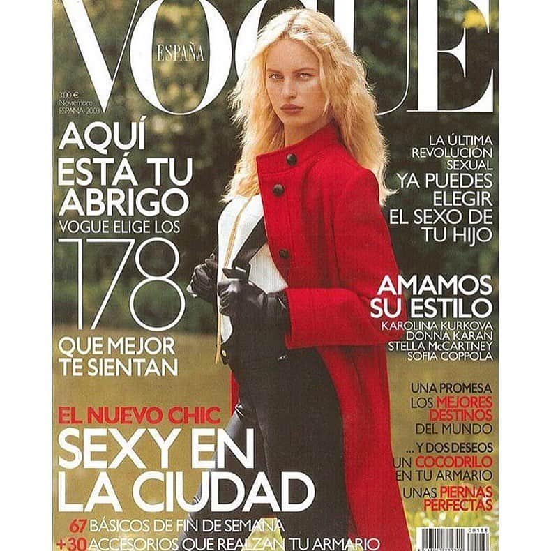 カロリナ・クルコヴァさんのインスタグラム写真 - (カロリナ・クルコヴァInstagram)「20 Years in fashion ❤️ #love #fashion @voguespain 2003 #cover #vogue who remembers it? 😍」7月24日 23時49分 - karolinakurkova