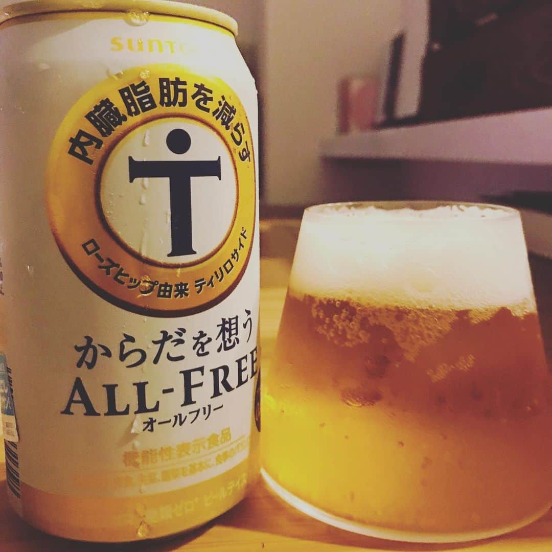 堀井亮佑のインスタグラム：「内臓脂肪が減るらしいからガブガブ飲むぞー！ #beer #堀井ビールログ」