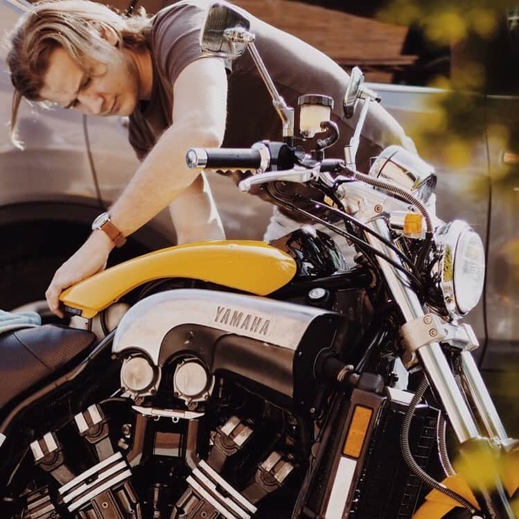 epidemic_motorsさんのインスタグラム写真 - (epidemic_motorsInstagram)「Vmax and it's heart. Now you're going to see way more of it :) by @dmlothbrok #vmax #yamaha #bikeporn #motorcycle」7月24日 23時55分 - epidemic_motors