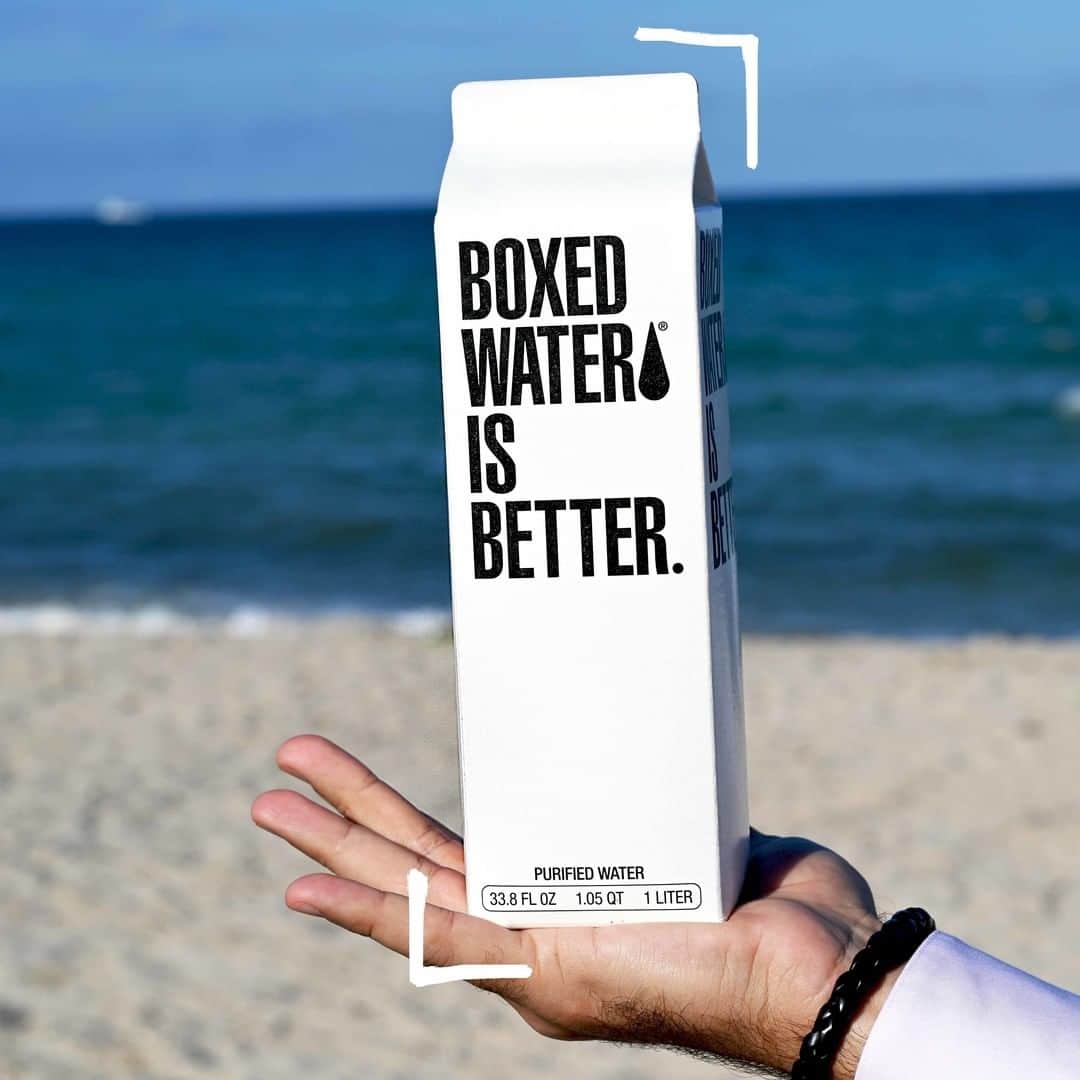 BoxedWaterさんのインスタグラム写真 - (BoxedWaterInstagram)「The Grand Beach Hotel (@grandsurfside) in Surfside is the first hotel in the Miami Beach area to ditch plastic water bottles in ALL 450+ rooms! We are so excited to help them keep the beautiful beach you see here plastic free. 😍 🌊  #BoxedWater #BoxedWaterIsBetter #BetterPlanet #Beachlife #Love #Miami #Florida #NoPlasticPledge #gbsmoments」7月25日 0時01分 - boxedwater