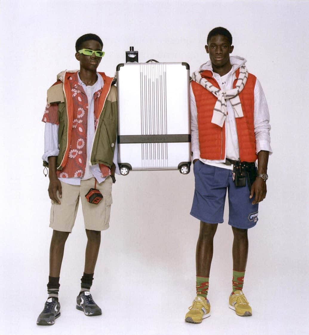 のインスタグラム：「The Sully vest spotted here in @esquireitalia! . . . #parajumpers #pjs #pjsfriends #spring #summer #springsummer #summercollection #newcollection #summertime #summerishere #editorial #esquire #magazine #adventure #explore #traveller #explorer #jacket #jackets #vest #daytripper #SULLY」