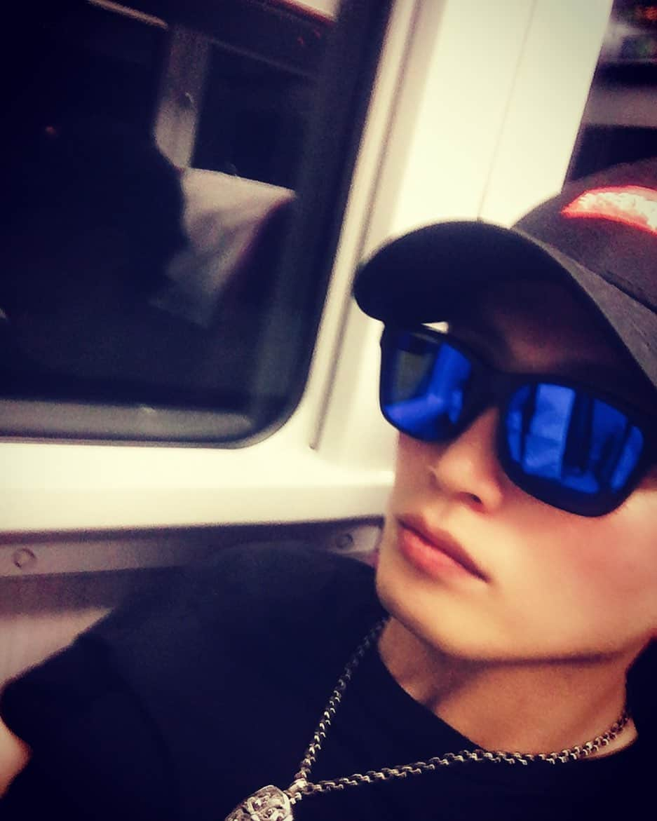 友常勇気さんのインスタグラム写真 - (友常勇気Instagram)「I got prescription sunglasses. #朝等の移動中に #欲しいかった #度付きサングラス #友常勇気  #購入 #でも #夜付けると #いきってるようにみえる？ #笑笑」7月25日 0時05分 - yuki_tomotsune