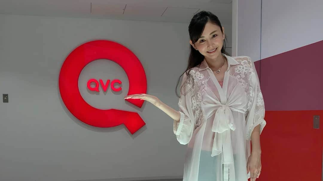 杉原杏璃さんのインスタグラム写真 - (杉原杏璃Instagram)「ありがとうございました！  QVCでの プロデュース補正下着 【ANDIPTER】  のオンエア終わりました✨  ANDIPTER の商品は、今年は初のお披露目で  新柄、新色でのオンエアだったんですが  上下ともにほぼ完売で 長い間、沢山の方に愛していただけてとても嬉しかったです。  ありがとうございました😊  製造期間もあるので、次にいつオンエアできるかまだわかりませんが、またよろしくお願いします✨  今日は午前中から  長い一日だったな(^^) ぐっすり眠れそうです💤  #japan  #LOVE  #love  #instagood  #YOLO  #new  #look  #follow  #happy  #fun  #funny 　#smile  #beauty  #swag  #girl  #girls  #me  #fashion  #アンラブ  #グラビア  #アイドル  #グラドル  #グラビアアイドル  #anrisugihara  #杉原杏璃  #QVC」7月25日 0時08分 - anri.sugihara.anri