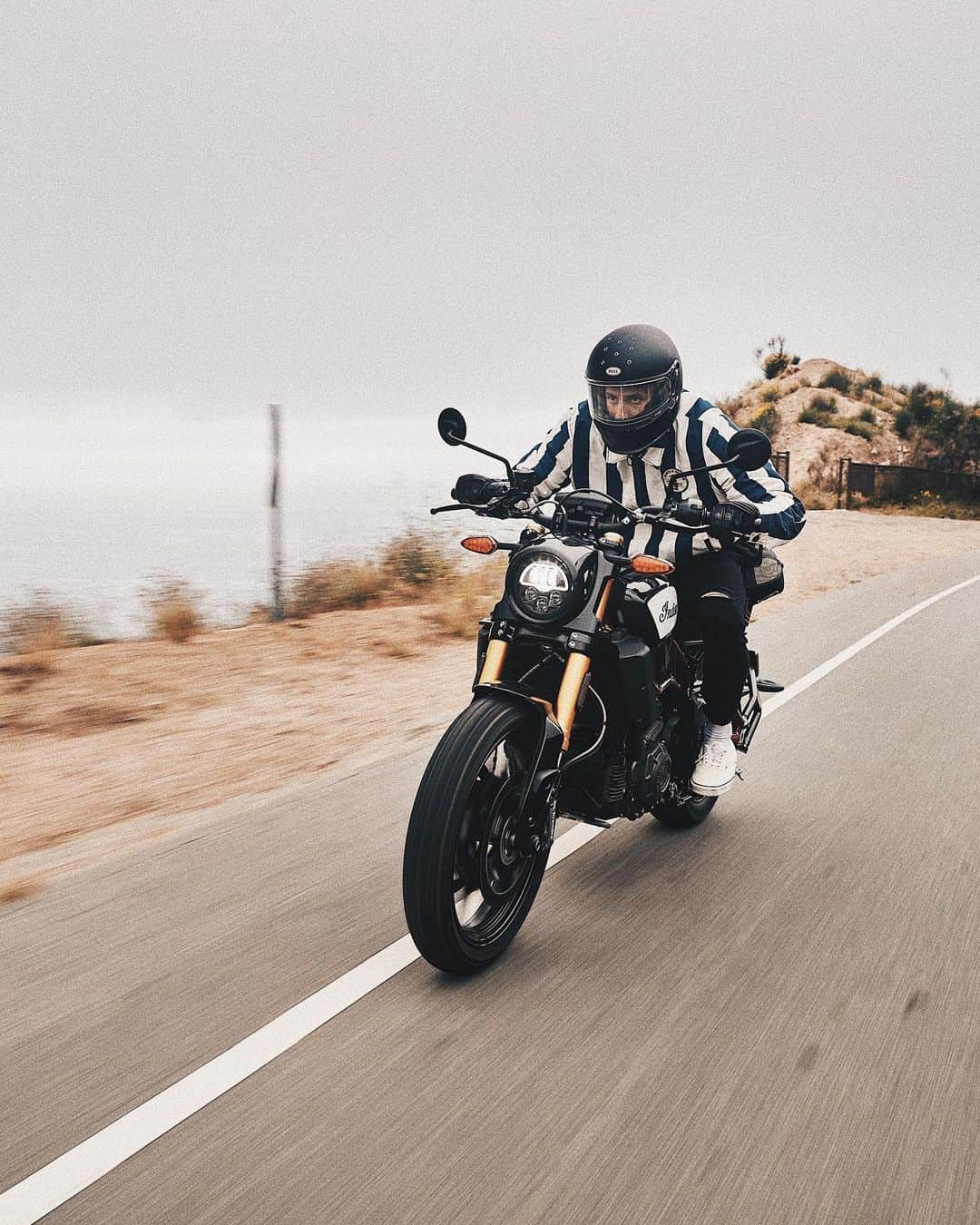 Mark Dohnerのインスタグラム：「always livin’ life on the edge... this time it’s the edge of the road 🏍 one of my favorite hobbies, what are some of yours? @indianmotorcycle #FTR1200」
