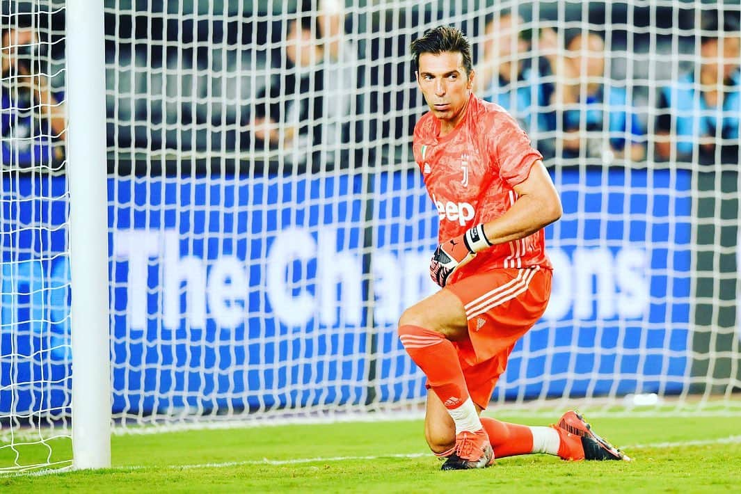 ジャンルイジ・ブッフォンさんのインスタグラム写真 - (ジャンルイジ・ブッフォンInstagram)「Second match: #JuveInter #ICC2019 #MeetTheWonder 💪🏻💪🏻💪🏻 #Nanjing 🇨🇳 #finoallafine」7月25日 0時28分 - gianluigibuffon