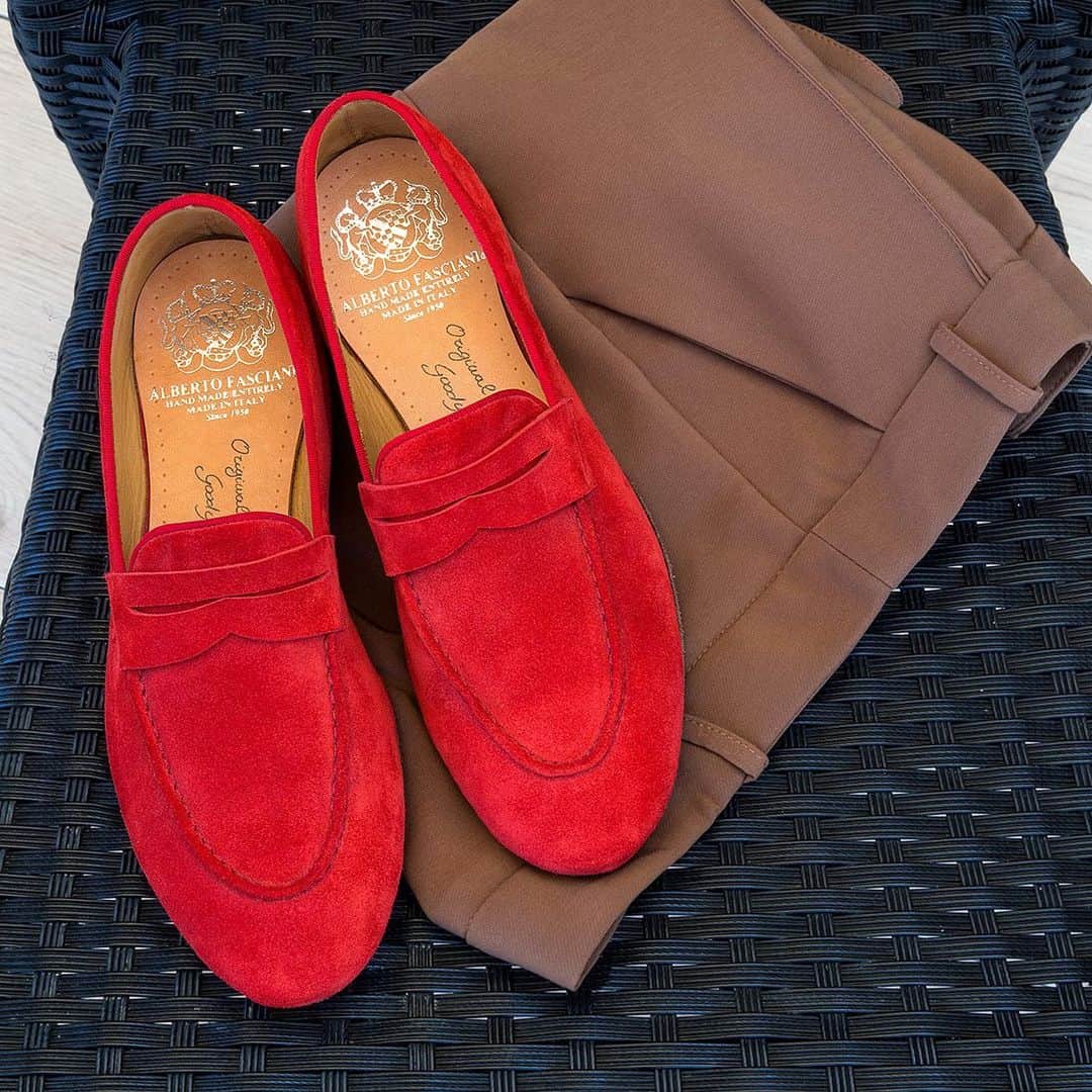 アルベルトファッシャーニさんのインスタグラム写真 - (アルベルトファッシャーニInstagram)「Classy Italian style by #AlbertoFasciani.  #womenscollection #luxuryshoes #ss19 #redshoes #loafers #loafershoes #luxuryfootwear #qualityshoes #madeinitaly #italiantradition #handmade #craftsmanship」7月25日 0時29分 - albertofasciani_official