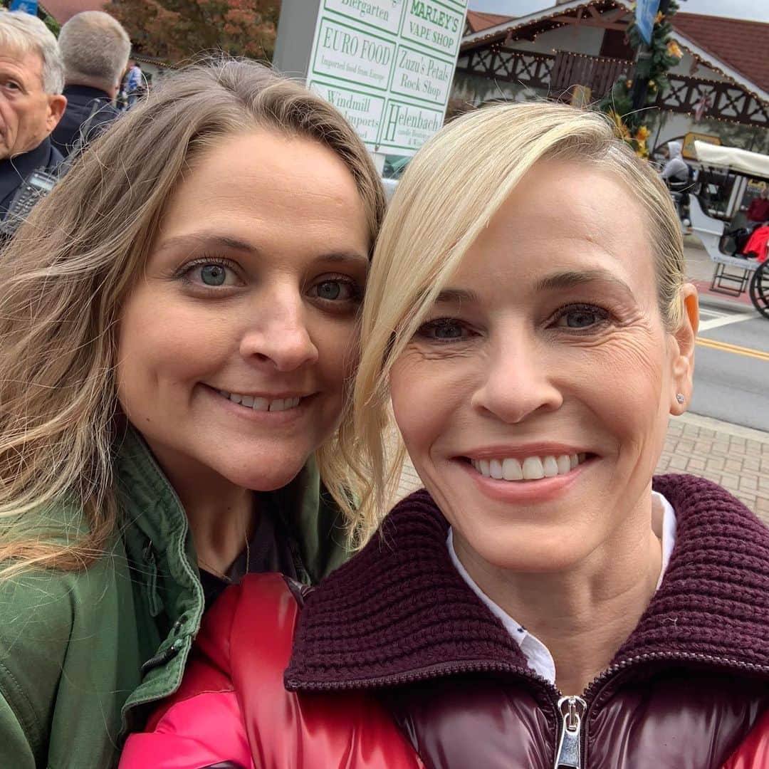 チェルシー・ハンドラーさんのインスタグラム写真 - (チェルシー・ハンドラーInstagram)「Happy birthday to my favorite road companion. Today is your 36th bday and we have been together for many years and have traveled from Indianapolis, Cleveland, Clearwater, Hawaii, to New Zealand, New Delhi, and Moscow. I left the pictures off from Moscow, because you almost passed away there. You have been by my side unflinchingly since you started interning on chelsea lately, and even though most of the things we do are related to me, it is me who is now walking by your side, because you have lead the way for me for so many years. You are a golden girl. True to her word. The world is lucky to have you, and everyone you choose to have in your life (short list) is lucky to have been chosen by you. Happy birthday, bitch.」7月25日 0時29分 - chelseahandler