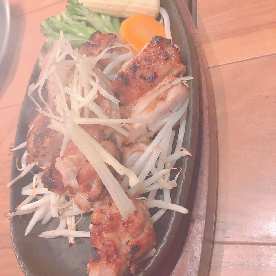 山下莉奈さんのインスタグラム写真 - (山下莉奈Instagram)「レイラ @shinkeleila  とサクッとごはん💓 筋肉食堂‼️ タンパク質たっぷり摂取👍✨✨ 美味しくてハマりそう♪  #筋肉食堂 #ダイエッター #タンパク質 #肉食 👍」7月25日 0時30分 - rinayamashita