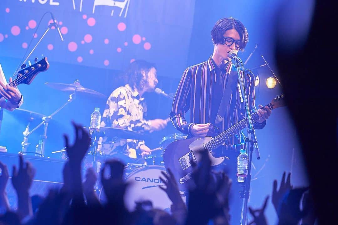 米田貴紀のインスタグラム：「明日はなんばhatchでお待ちしてます。踊り明かしましょう🕺💃 photo by oomori kenta #夜の本気ダンス  #aint_no_she_see_tour  #fetish_yorudan」