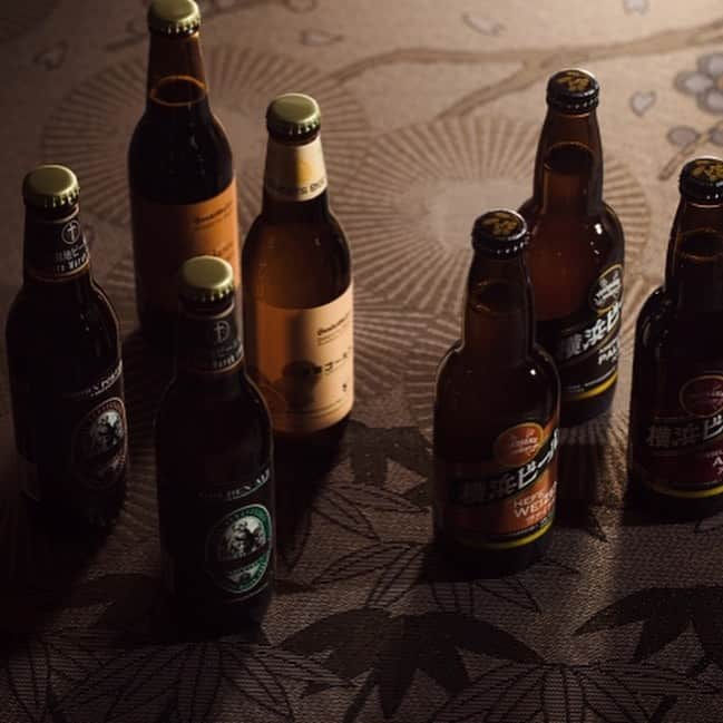 八芳園さんのインスタグラム写真 - (八芳園Instagram)「【日本のクラフトビール飲み比べ】  長かった梅雨から 冷たいビールが 美味しい暑さになってきました。  そこで今日25日の夜 日本のクラフトビールを代表する サンクトガーレン 横浜ビール  8種類を飲み比べ、 自然栽培の素材との ペアリングを味わうイベントを 開催します。  少しですが追加のお席を 用意しました。 是非、日本のクラフトビールを 日本庭園を眺めながら お愉しみください。  #八芳園 #クラフトビール #白鳳館 #庭園 #日本庭園 #サンクトガーレン #横浜ビール #湘南ゴールド #パイナップルエールもあるけど湘南ゴールドがおすすめ #イベント #自然栽培 #自然栽培野菜 #自然栽培米 #happoen #craftbeer #organicfood #event #garden #tokyo #shinagawa #shirokanedai」7月25日 0時53分 - happoen
