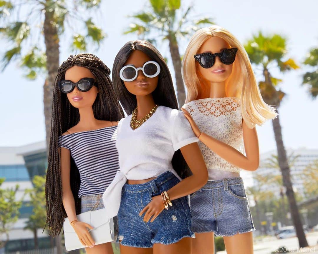 バービーさんのインスタグラム写真 - (バービーInstagram)「Today’s forecast: sunny. Today’s looks: sorted.☀️ #barbie #barbiestyle⁠」7月25日 1時19分 - barbiestyle