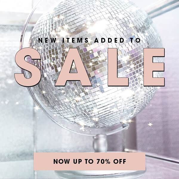 のインスタグラム：「The best SALE ever. Shop up to 70% off now online in our sale section. #wildfox #sale #shoplocal #madeinlosangeles #madeinla」