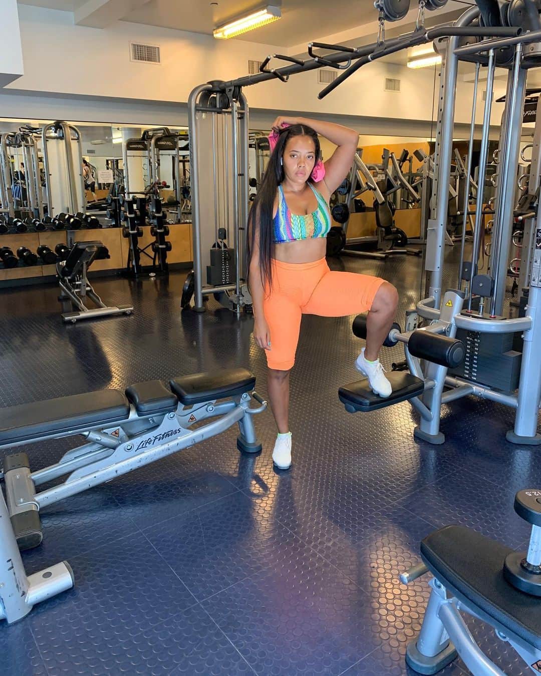 Angela Simmonsさんのインスタグラム写真 - (Angela SimmonsInstagram)「Steady at it 🏋️‍♂️ wait on it #BNB #builtnotbought @purpose_app @forcefitnessinc whipped my butt today 😫」7月25日 1時34分 - angelasimmons