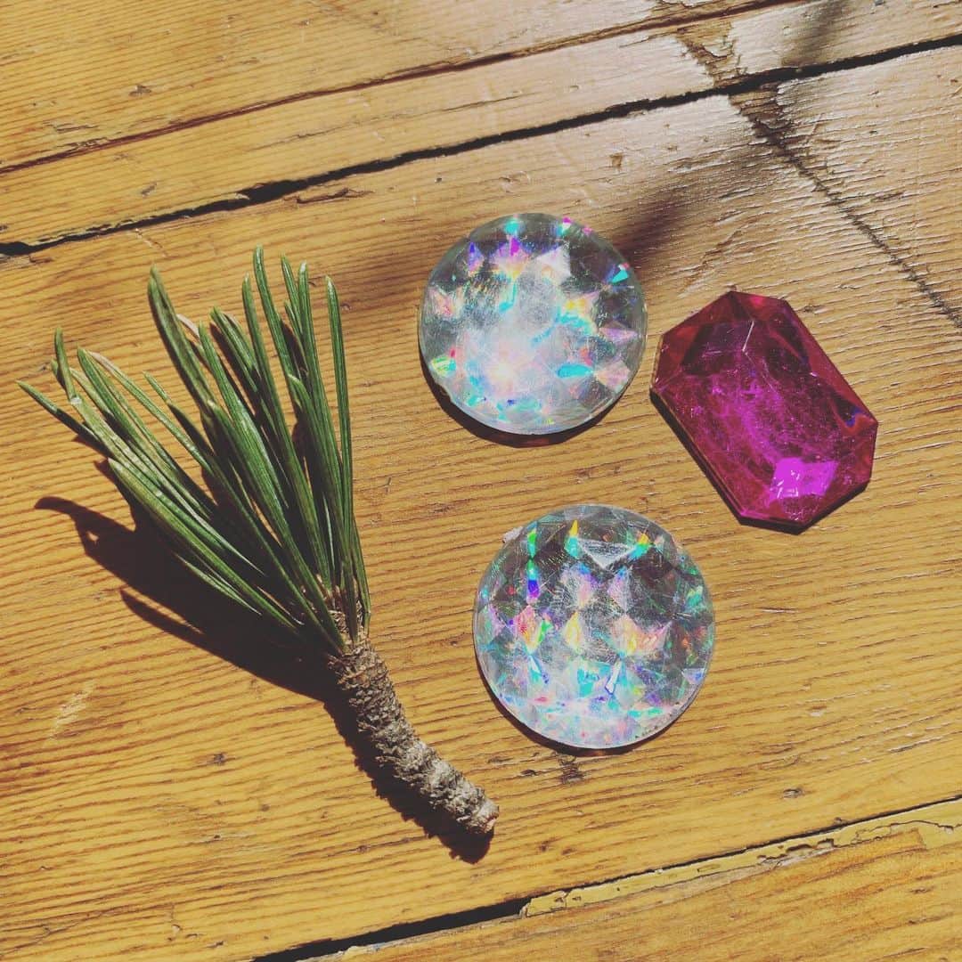 のインスタグラム：「Nursery school treasures for Mommy, from River 💝🌲」