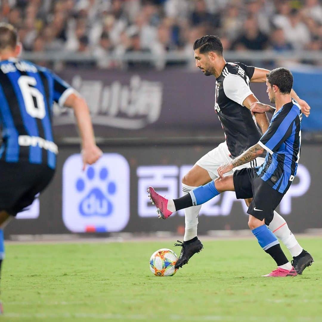 エムレ・カンのインスタグラム：「Thank you China! #EC23 #finoallafineforzajuventus #iCan #weCan」
