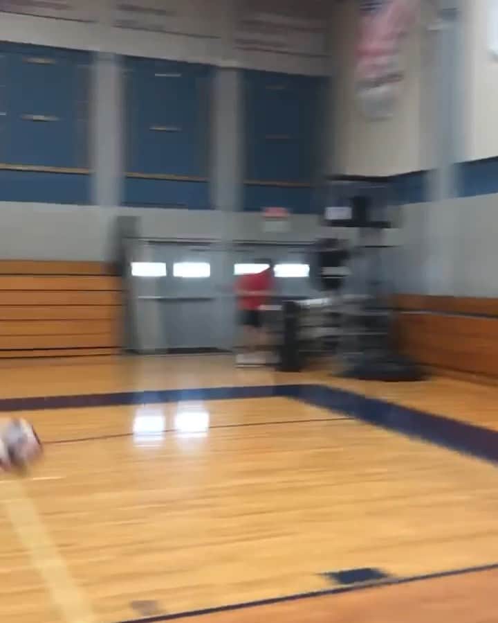 グッチ・メインのインスタグラム：「I’m dunking now ! 💪🏿🏀👀 #AirWop」