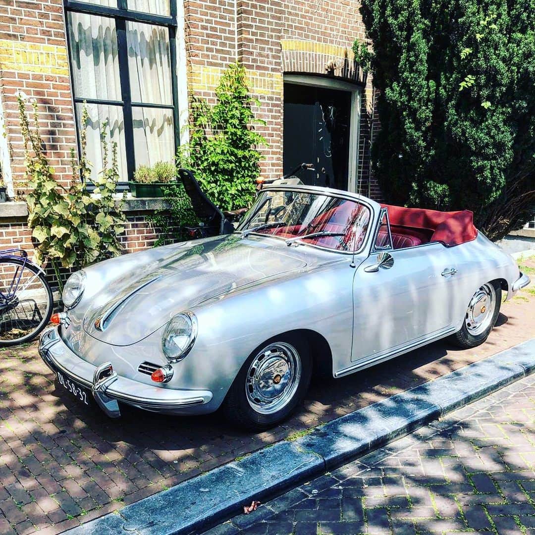 デンハムさんのインスタグラム写真 - (デンハムInstagram)「What a beauty ..... Porsche 356 spotted on the Amsterdam canals tonight. #Porsche #356speedster #denham #jasondenham #denhamthejeanmaker #thetruthisinthedetails」7月25日 2時35分 - denhamthejeanmaker