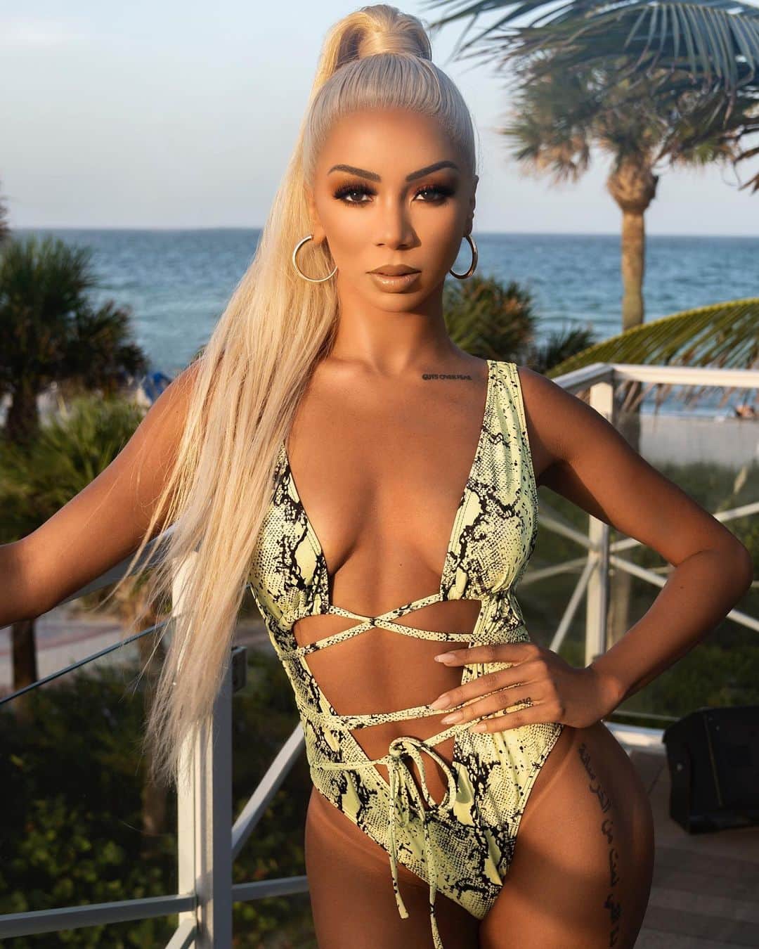 Brittany Rennerのインスタグラム：「I don’t have some elaborate 5 year plan. It all sounds good but I can only put my best foot forward TODAY and be fully present in every now. Don’t wait. The time will NEVER be just right!!!」