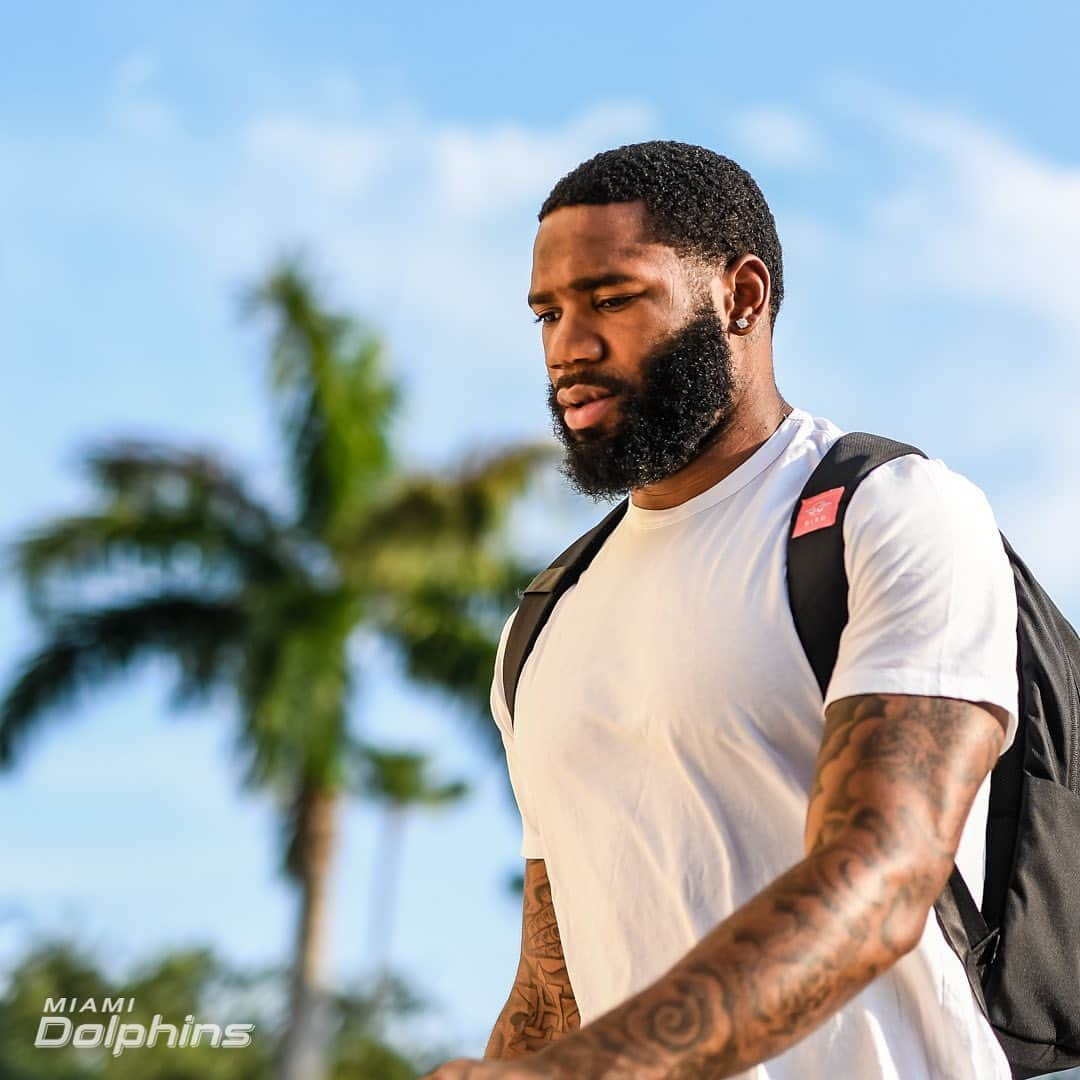 マイアミ・ドルフィンズさんのインスタグラム写真 - (マイアミ・ドルフィンズInstagram)「First day BACK‼️ #FinsUp」7月25日 2時41分 - miamidolphins