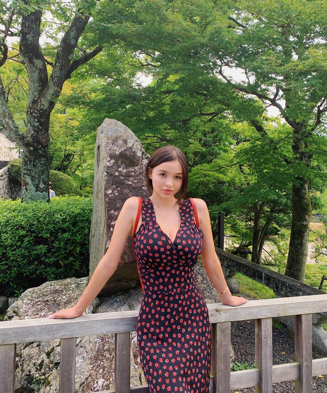 SOPHIE ROSEさんのインスタグラム写真 - (SOPHIE ROSEInstagram)「having the best day exploring Kyoto, can you guess where I’m off to tomorrow? ⛩」7月25日 13時16分 - sophiemudd