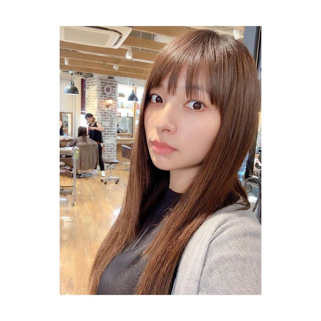 のインスタグラム：「めぐたん(@meg_kodama )に伸びてきてうざバンだった前髪を切ってもらったよ〜♡スッキリ〜♡ あとまつげパーマのおかげですっぴんでお出かけしてもいい感じ◡̈♥︎ あ。今日夜はAbemaTVのオールスターリーグに出るからチェックしてね！ * * * #💇‍♀️ #🗿 #渋谷 #hair #美容院 #meg_arrange」