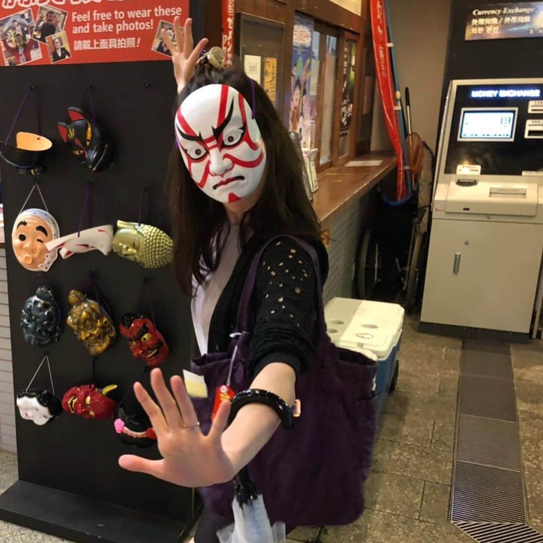 のインスタグラム：「溢れる躍動感‼️ . . たいちゃんに、 ひょっとこのお面被ってるのに同じ顔すんの変やろ‼️ と、 突っ込まれた。🤣」