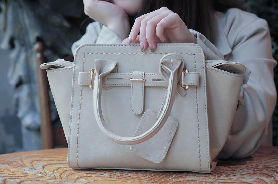 おもてちゃんのインスタグラム：「. コメ返しますよ💼 . . . . #m_mignon」