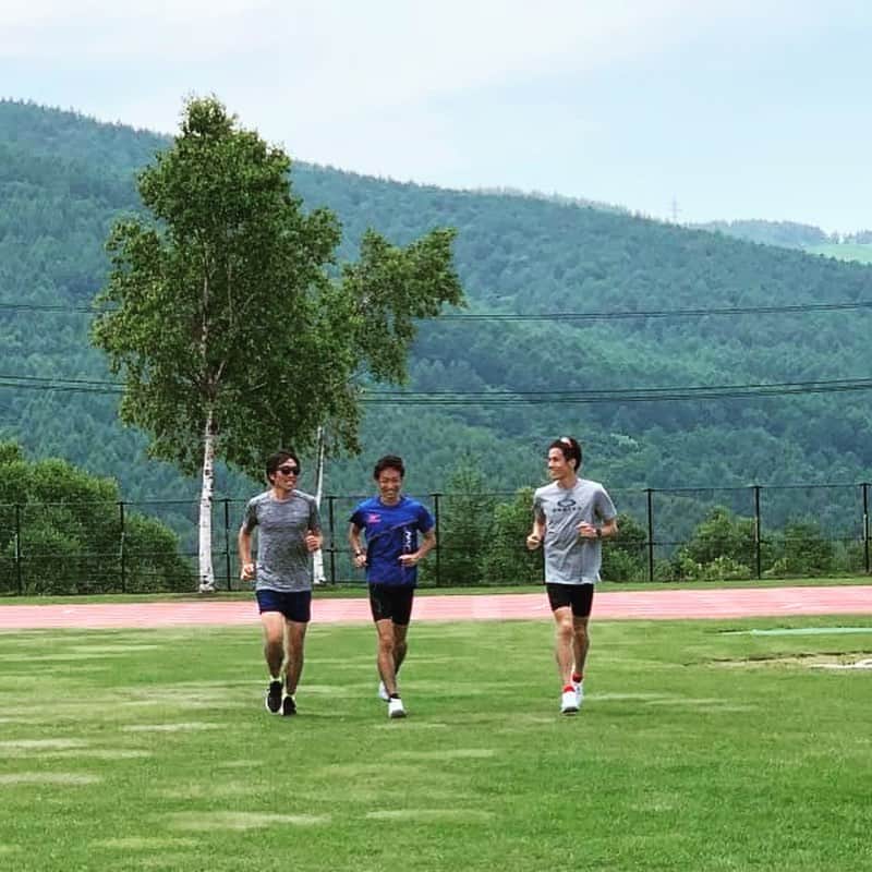 佐藤悠基のインスタグラム：「今日からガッツリ走ります！  #sugadaira#nagano#marathon#oakley#2xu#garmin#nike#phiten」