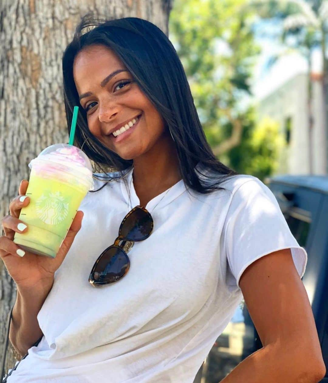 クリスティーナ・ミリアンさんのインスタグラム写真 - (クリスティーナ・ミリアンInstagram)「It’s a good day for a Blowout & a Tie Dye Frappuccino with my bff. 👩‍👧💕 @violetmadison」7月25日 5時21分 - christinamilian