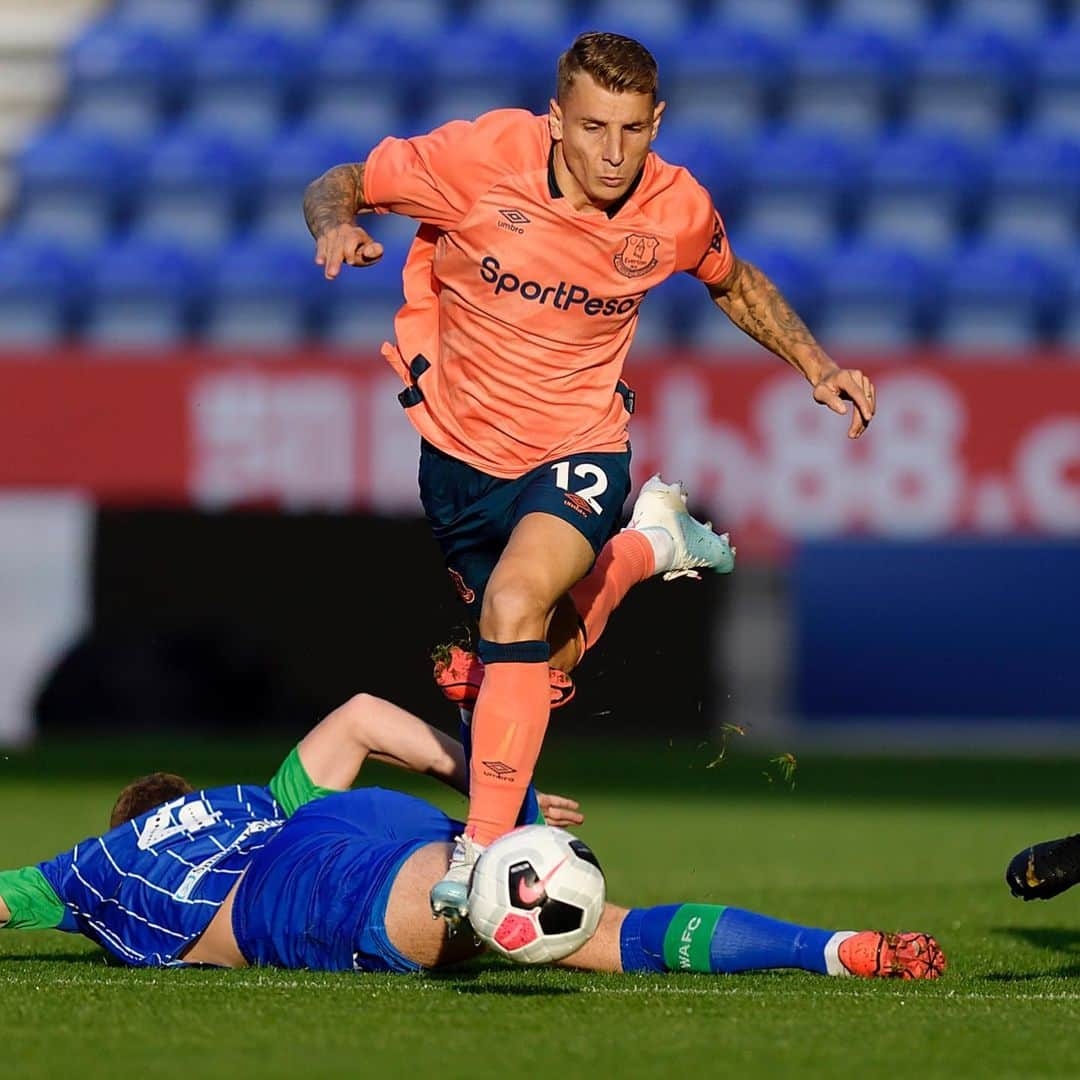 エヴァートンFCさんのインスタグラム写真 - (エヴァートンFCInstagram)「Pretty in P̶i̶n̶k̶ Coral. 🔥 • • •  #everton #efc #newkit #away #epl #premierleague #football #preseason」7月25日 5時22分 - everton