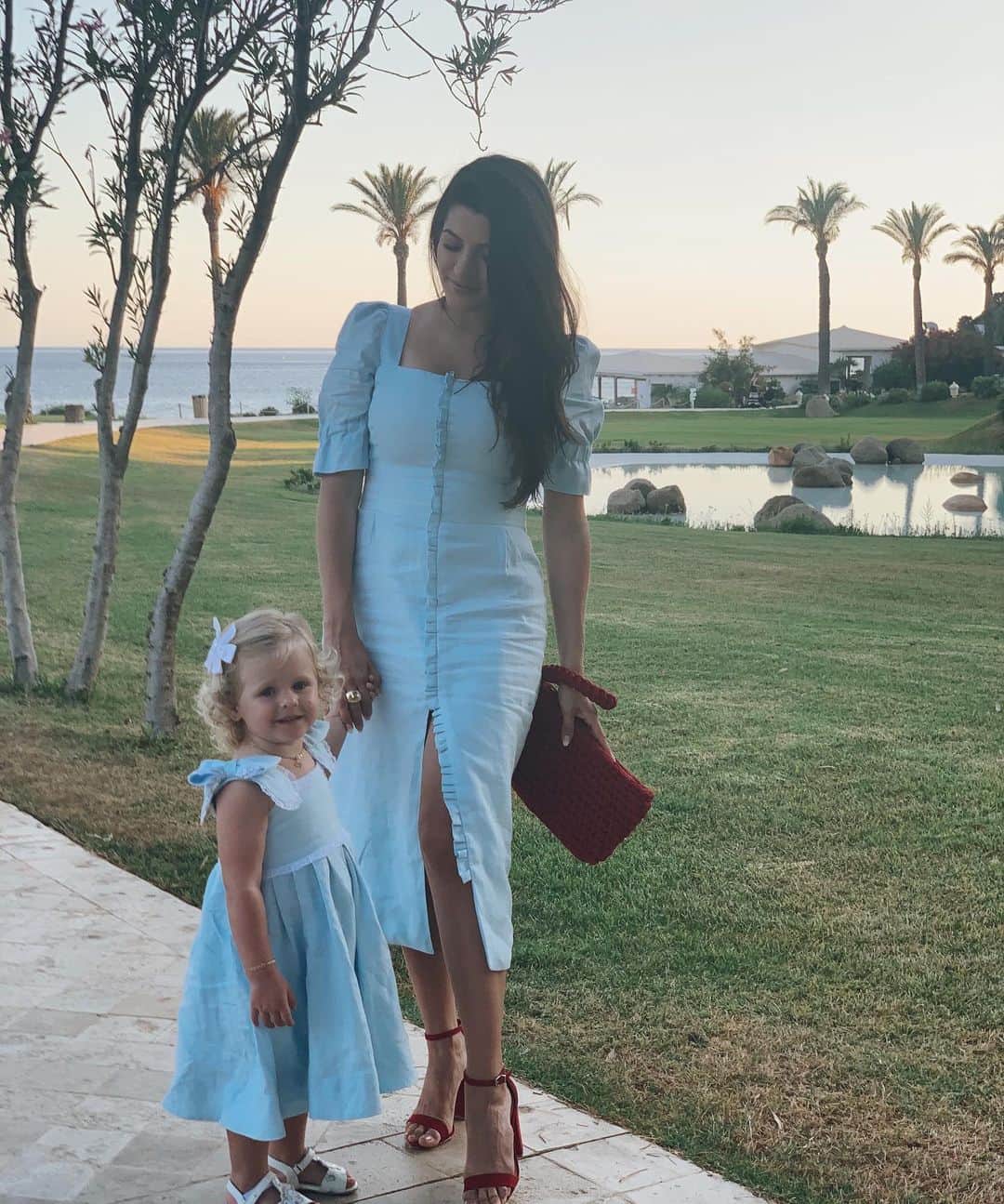 のインスタグラム：「Hoje teve tal mãe, tal filha por @adrianakavietz」