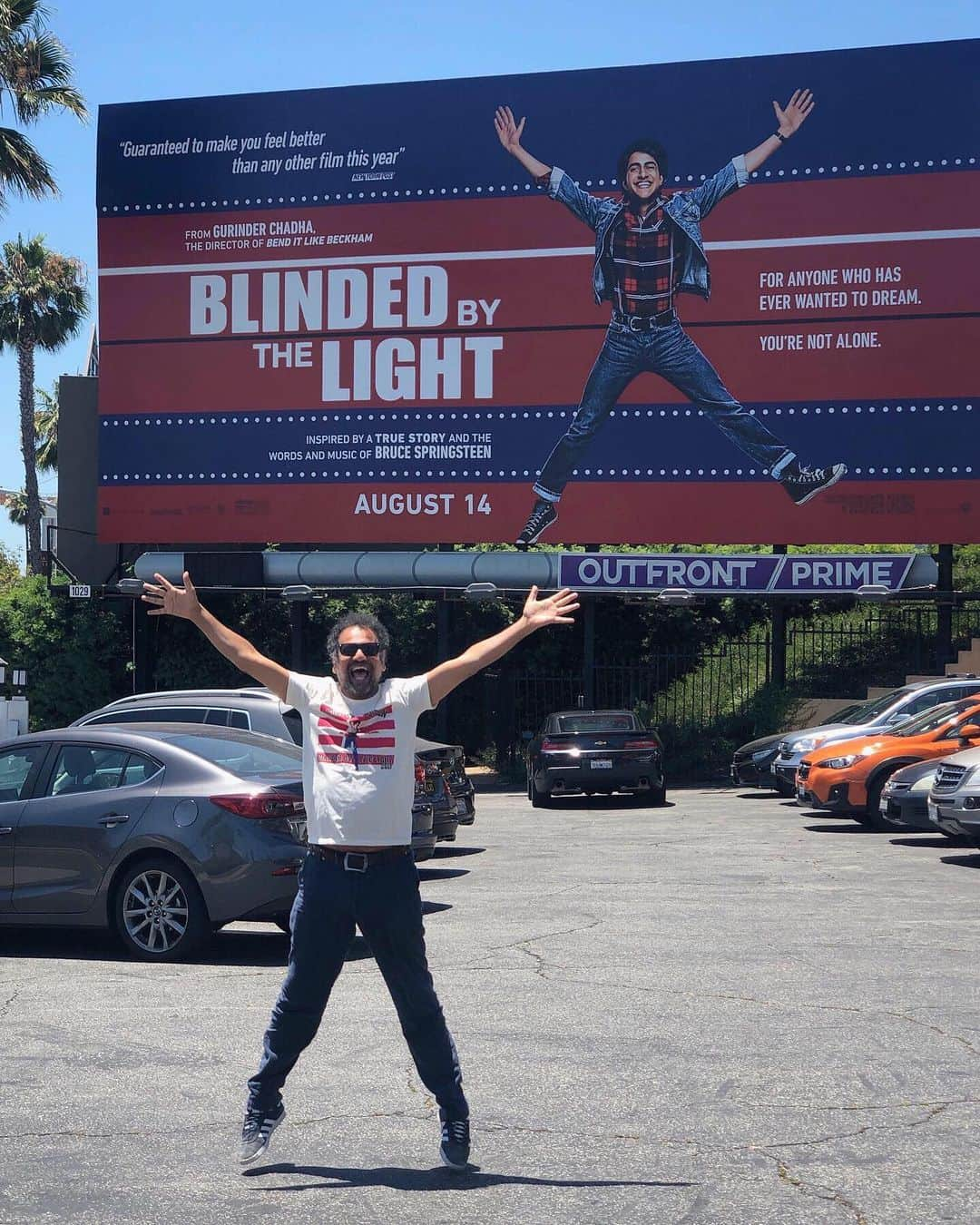 Warner Bros. Picturesさんのインスタグラム写真 - (Warner Bros. PicturesInstagram)「SWIPE RIGHT 🎧 Writer @sarfrazmanzoor heads down Sunset Blvd. to visit the venue he wishes he could have seen #BruceSpringsteen play at during the 1970’s! @blindedbythelightmovie in theaters August 16.」7月25日 6時12分 - wbpictures