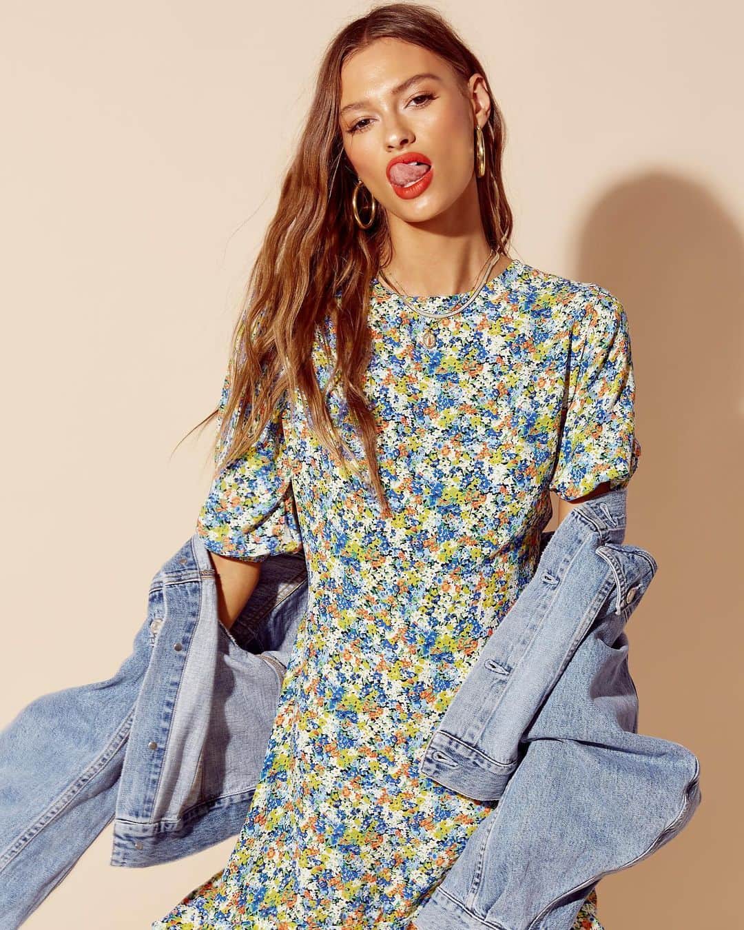 ブルーライフのインスタグラム：「@lerabubleyko in the jeanette dress by @faithfullthebrand 🌼」