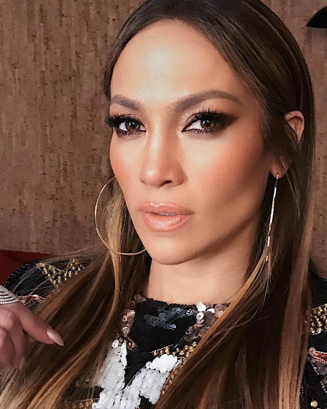 Hung Vanngoさんのインスタグラム写真 - (Hung VanngoInstagram)「Happy Birthday @jlo 🎂🧡🧡⚡️💫✨⭐️ #jlo  #jenniferlopez」7月25日 6時24分 - hungvanngo