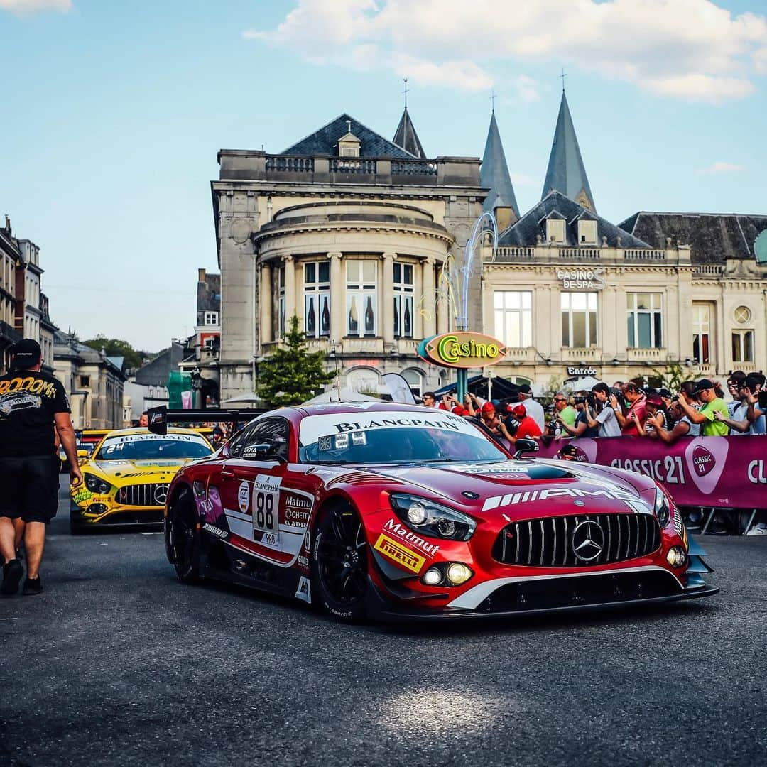 Mercedes AMGさんのインスタグラム写真 - (Mercedes AMGInstagram)「The parade from the Circuit de Spa-Francochamps to Spa with our #MercedesAMG GT3s ahead of the @total24hoursofspa is always a very special event. Thanks to all fans for your great support!  #Spa24H #24hAMG #AMGGT3 #IntGTC #BlancpainGT #MercedesAMG」7月25日 6時42分 - mercedesamg