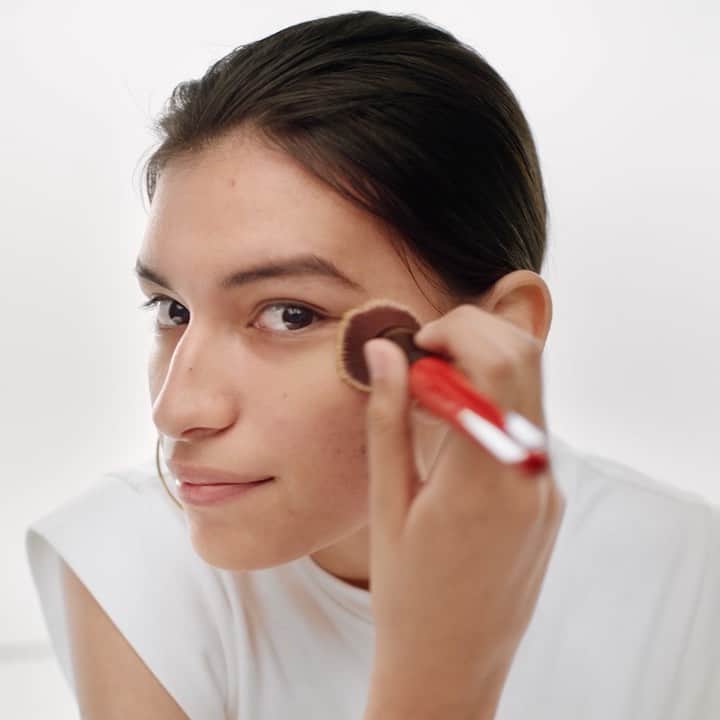 Smashboxのインスタグラム：「24 hours of flawless skin. Available in✌🏽 days. #sbxfullcoverage」