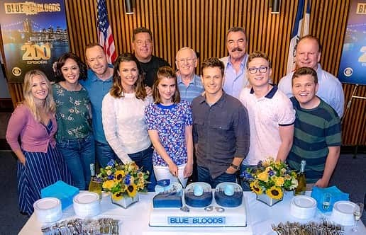 CBSさんのインスタグラム写真 - (CBSInstagram)「Congratulations to @bluebloods_cbs on 200 episodes! 💙🎉 #BlueBloods」7月25日 8時03分 - cbstv