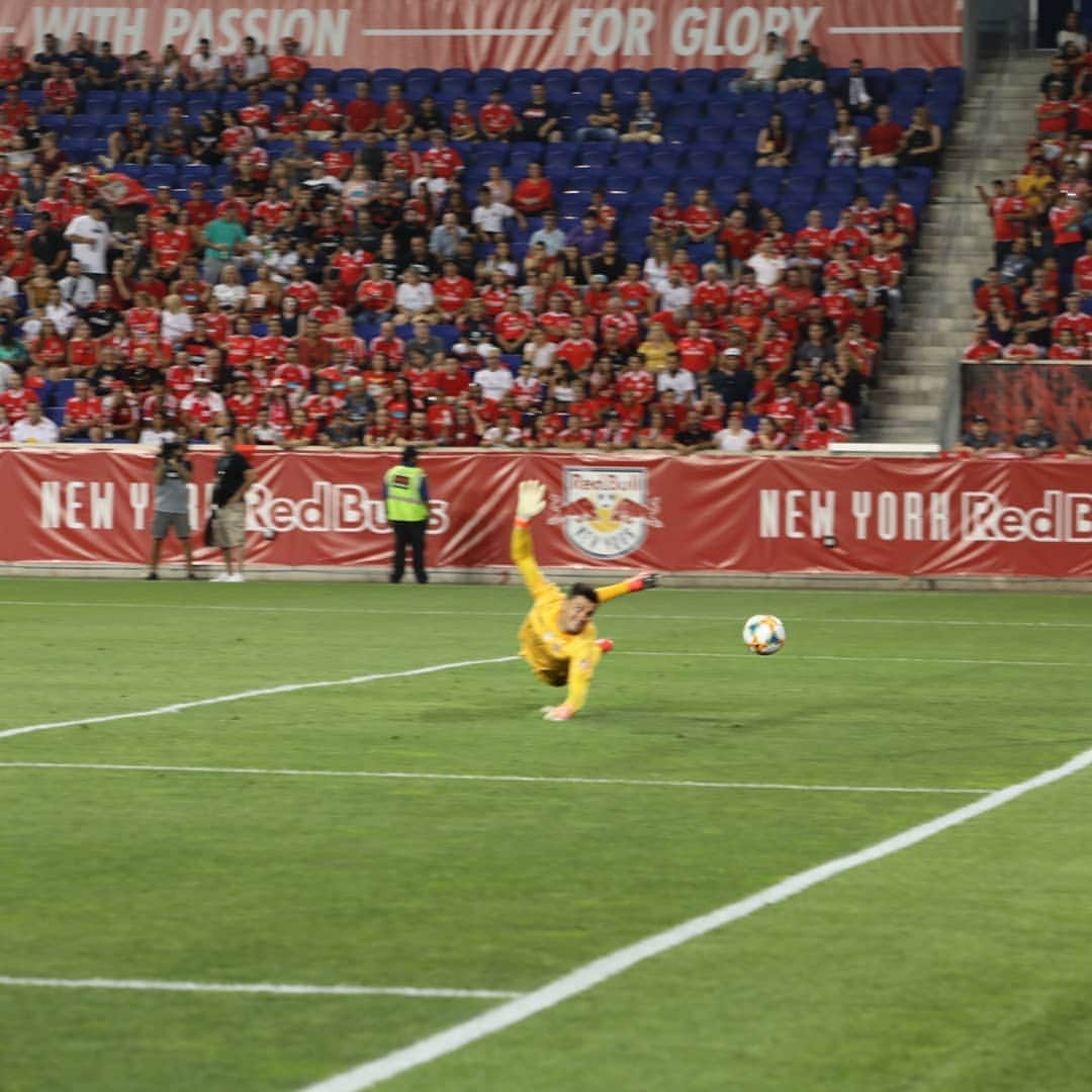 ACFフィオレンティーナさんのインスタグラム写真 - (ACFフィオレンティーナInstagram)「#FiorentinaBenfica  @vlahovicdusan firma il pareggio #ICC2019  @intchampionscup」7月25日 9時46分 - acffiorentina