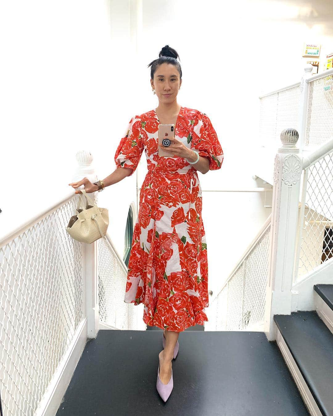 エヴァ・チェンさんのインスタグラム写真 - (エヴァ・チェンInstagram)「Headed to happy hour in the happiest dress!!」7月25日 10時10分 - evachen212