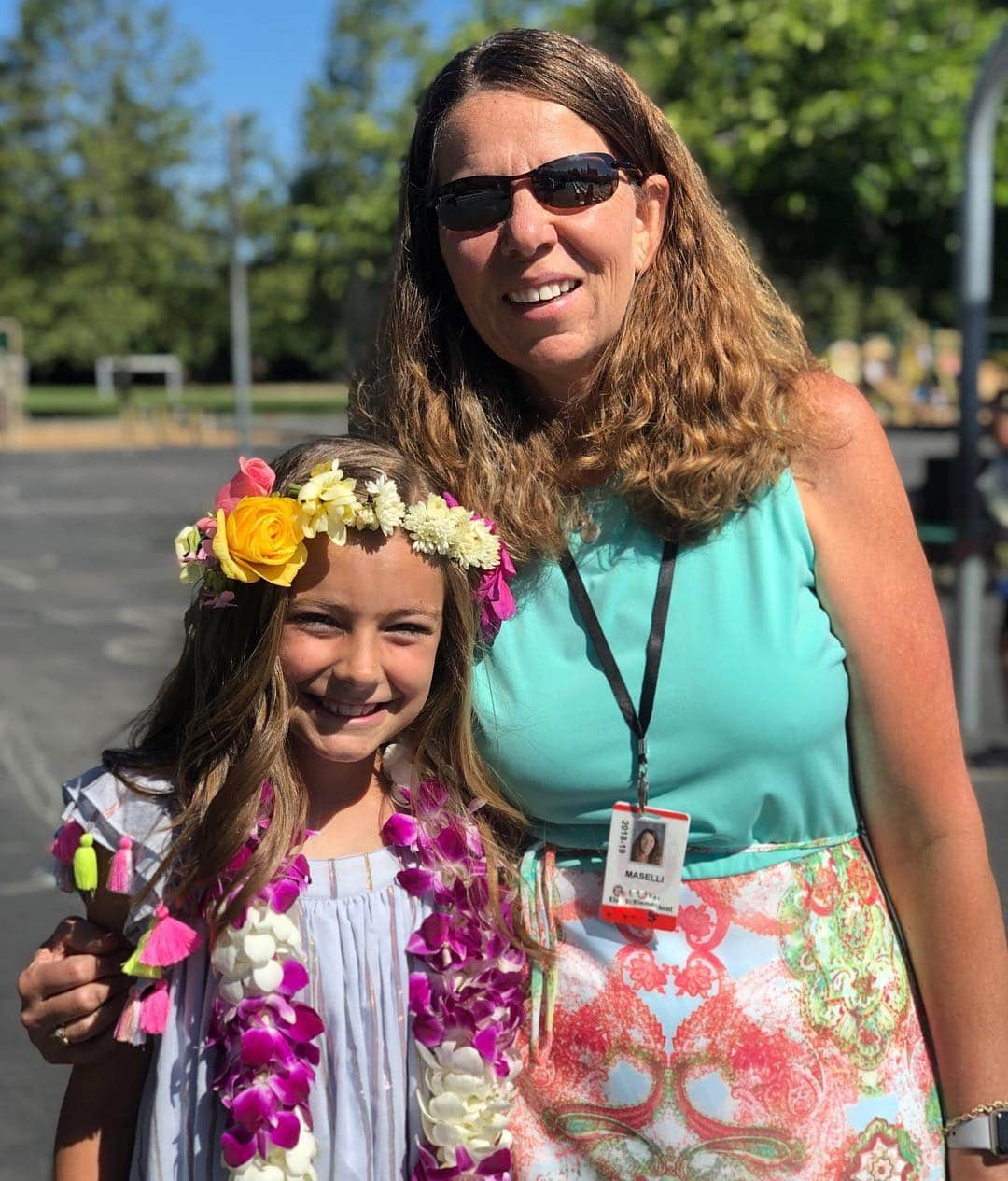 ジェシカ・シーバさんのインスタグラム写真 - (ジェシカ・シーバInstagram)「Teachers are a very important part of our lives, not only are a handful of our immediate family members public educators, but we deeply appreciate the positive impact our children's teachers have on our lives and our community. They truly are #MoreThanATeacher.  We are so honored to nominate Mrs. Maselli for the WE Teachers Award, as she is an incredible champion of not only my daughter but all students. She goes above and beyond, paying close attention to and gently addressing socially hazardous situations such as bullying. #ad」7月25日 10時35分 - mommasgonecity