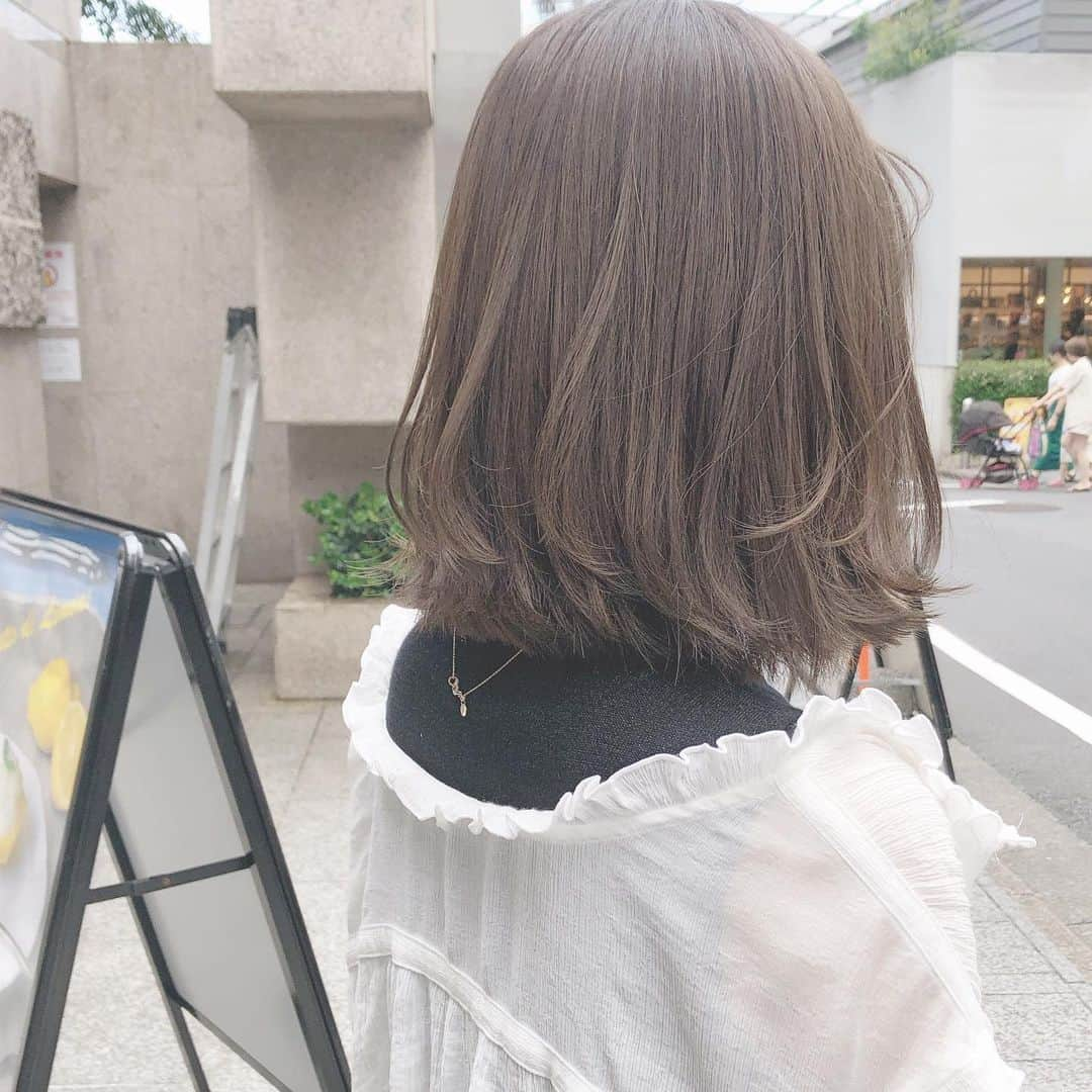 金田和樹さんのインスタグラム写真 - (金田和樹Instagram)「柔らかミルクティーベージュ♡ 一度ブリーチかスペシャルハイライト☺︎❣️ カットスペシャルハイライトカラー24700円」7月25日 11時03分 - kaneta.hair