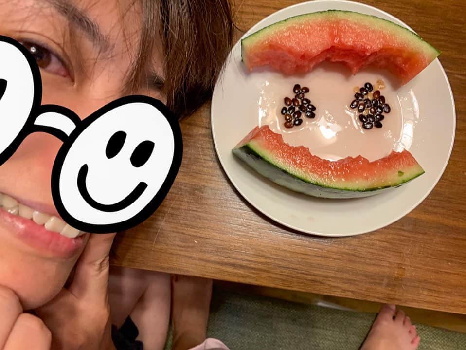 稲富菜穂さんのインスタグラム写真 - (稲富菜穂Instagram)「夢追人ロケで、 比良スイカを取材！. . ロケ終わりに天使の家で頂きました🍉💕. 美味しかったぁあぁ🍉. 夏過ごしてます🍉. . ２枚目天使が撮ってくれてんけど、 天使の足が可愛すぎて仕方ない👣. . #夢追人 #kbs #ロケ #滋賀県大津市 #滋賀 #比良スイカ #特産品 #🍉. #天使のお家 #自分の家より落ち着く #いつも天使家有難う #楽しかった」7月25日 11時22分 - inatomi74