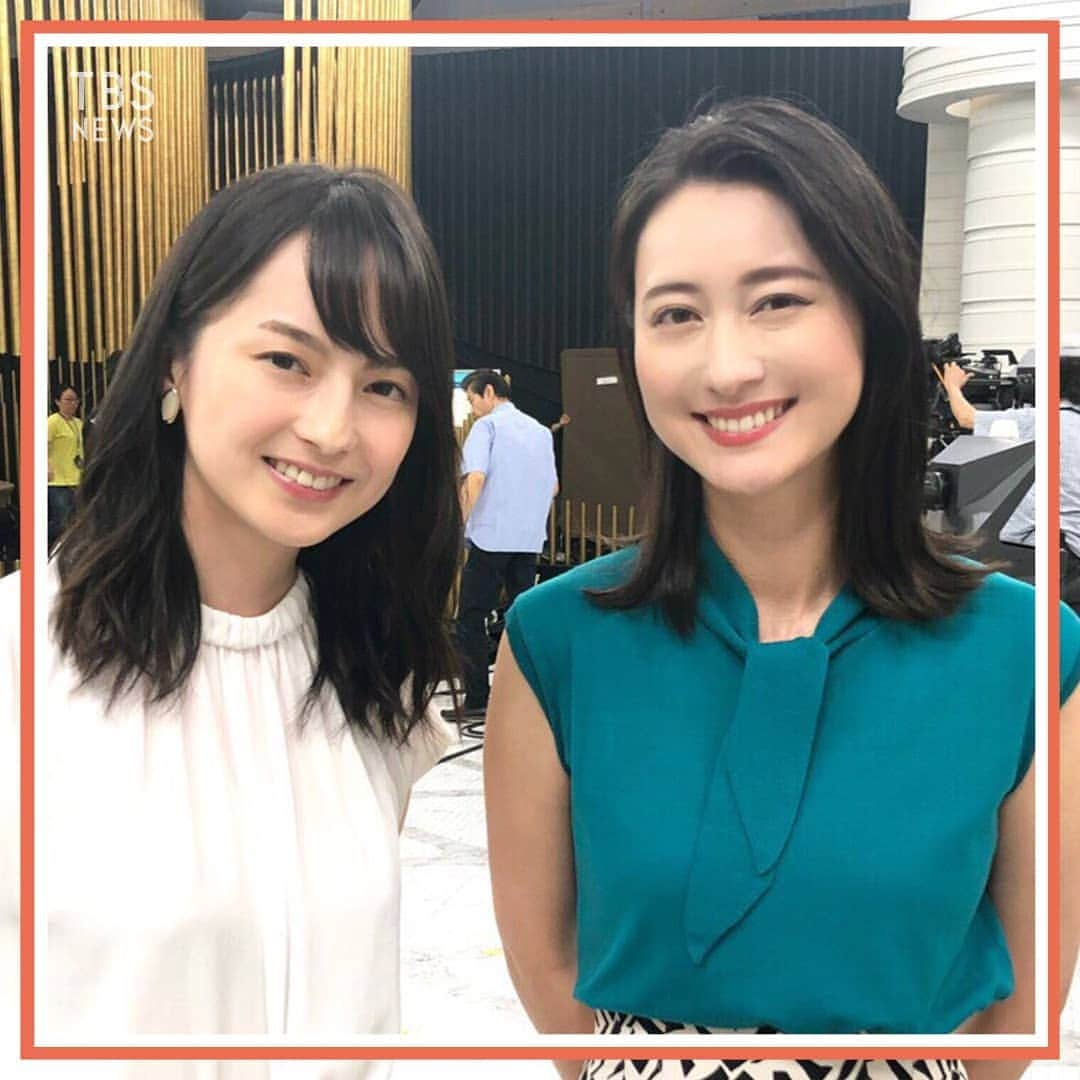 TBS NEWSさんのインスタグラム写真 - (TBS NEWSInstagram)「【news23】 最近「姉妹みたい」とコメントの多い 小川キャスターと山本アナの２ショット！  ３枚目は、昨夜スタジオでご紹介した東京五輪メダル！ 金メダルの重さは556グラム。 夏期五輪史上、最も重いそうです🥇  今夜もよる11:00からの放送です！ 是非ご覧ください！ . 👗小川キャスター tops…STRAWBERRY FIELDS skirt…i CHIE . #小川彩佳 #山本恵里伽 #news23 #TBS #tbsnews #news #ニュース #テレビ #東京五輪 #東京2020 #オリンピック #メダル  #金メダル #tokyo #tokyo2020 #アナウンサー #衣装 #今日のコーデ #ヘアスタイル #fashion #ootd #outfitoftheday」7月25日 12時02分 - tbsnews_insta